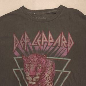 Def Leppard Band Graphic Long Sleeve Crew Neck Shirt Womens Size Small S Gray